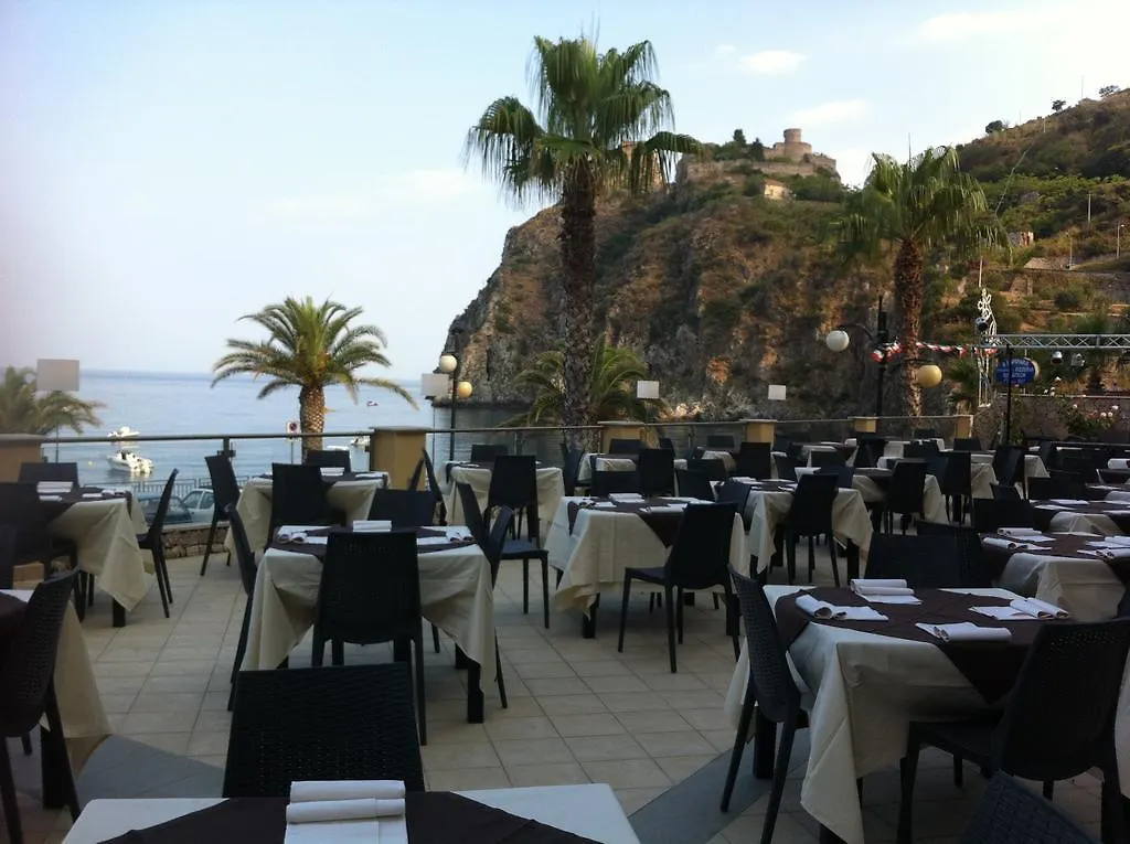 **** Hotel Elihotel SantʼAlessio Siculo Italien